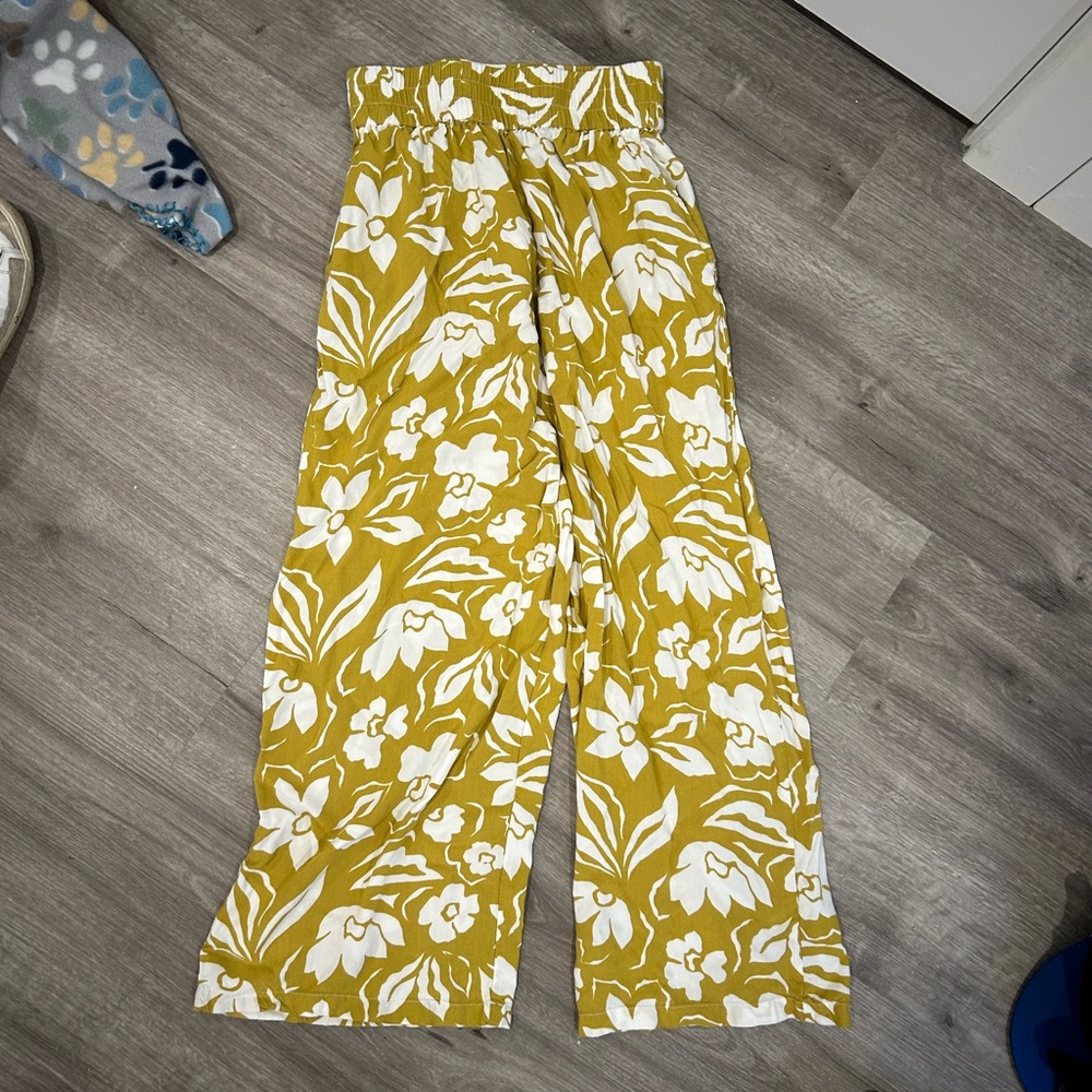 Billabong Green and White Floral Pants